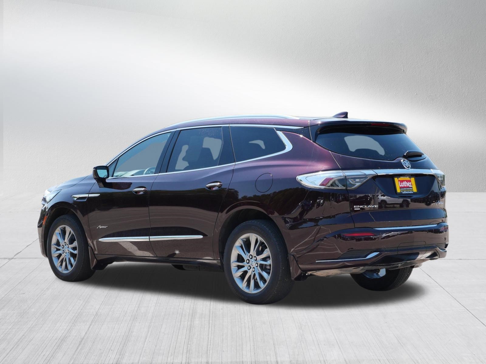 Used 2023 Buick Enclave Avenir w/ Avenir Technology Package AWD/4WD image 5