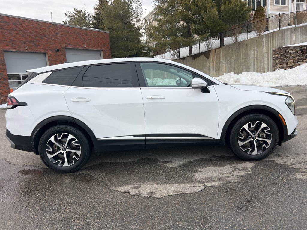 Used 2023 Kia Sportage EX image 4