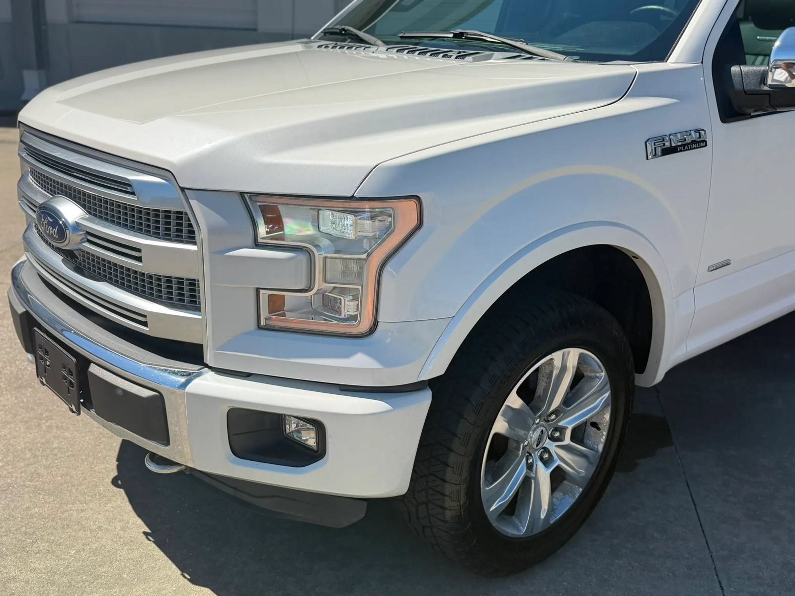 Used 2016 Ford F150 Platinum w/ Equipment Group 701A Luxury AWD/4WD image 2