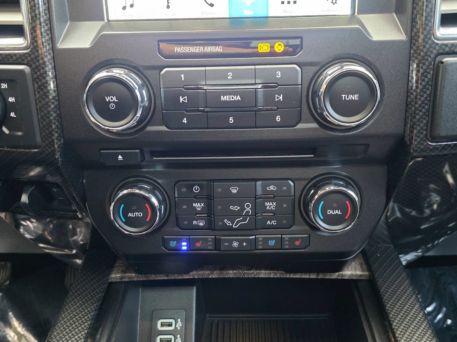 Used 2017 Ford F250 Lariat w/ Lariat Ultimate Package AWD/4WD image 16