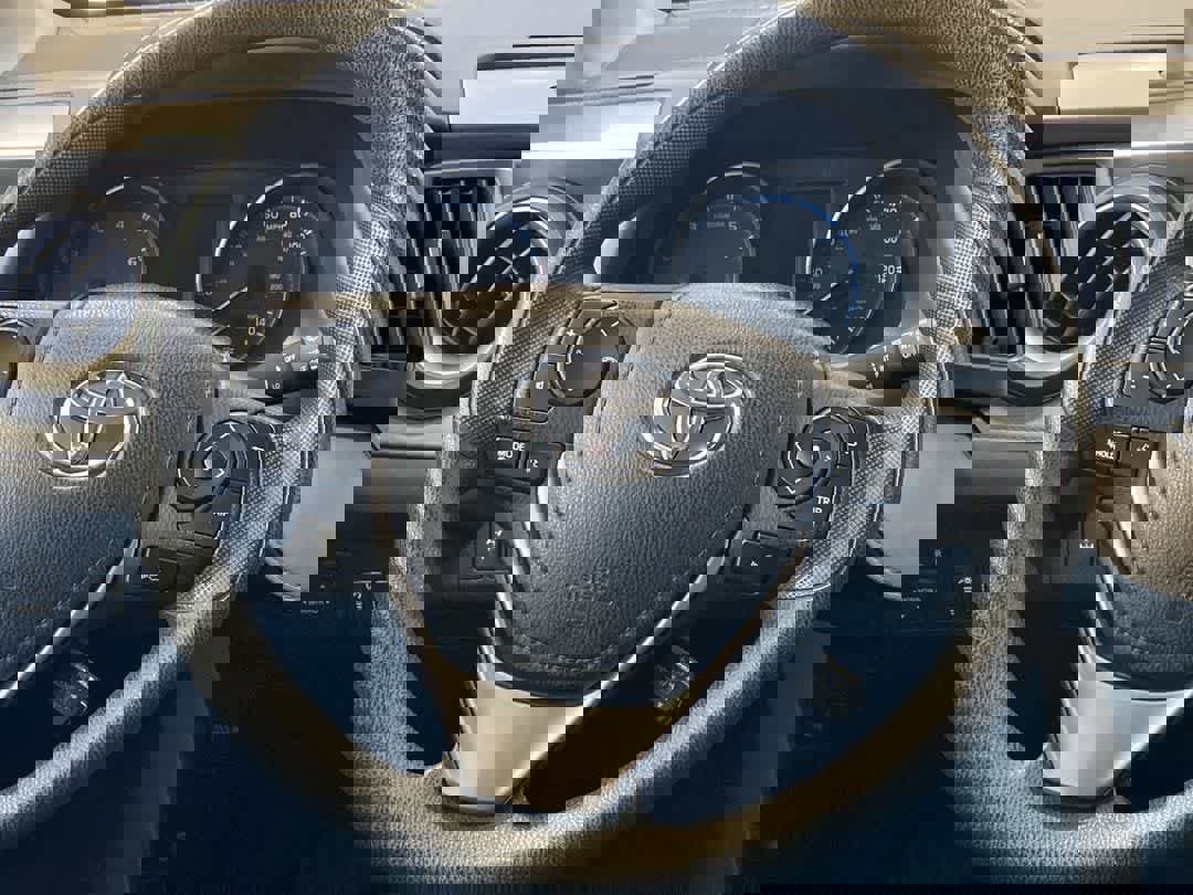 Used 2018 Toyota RAV4 LE w/ All Weather Liner Package image 17