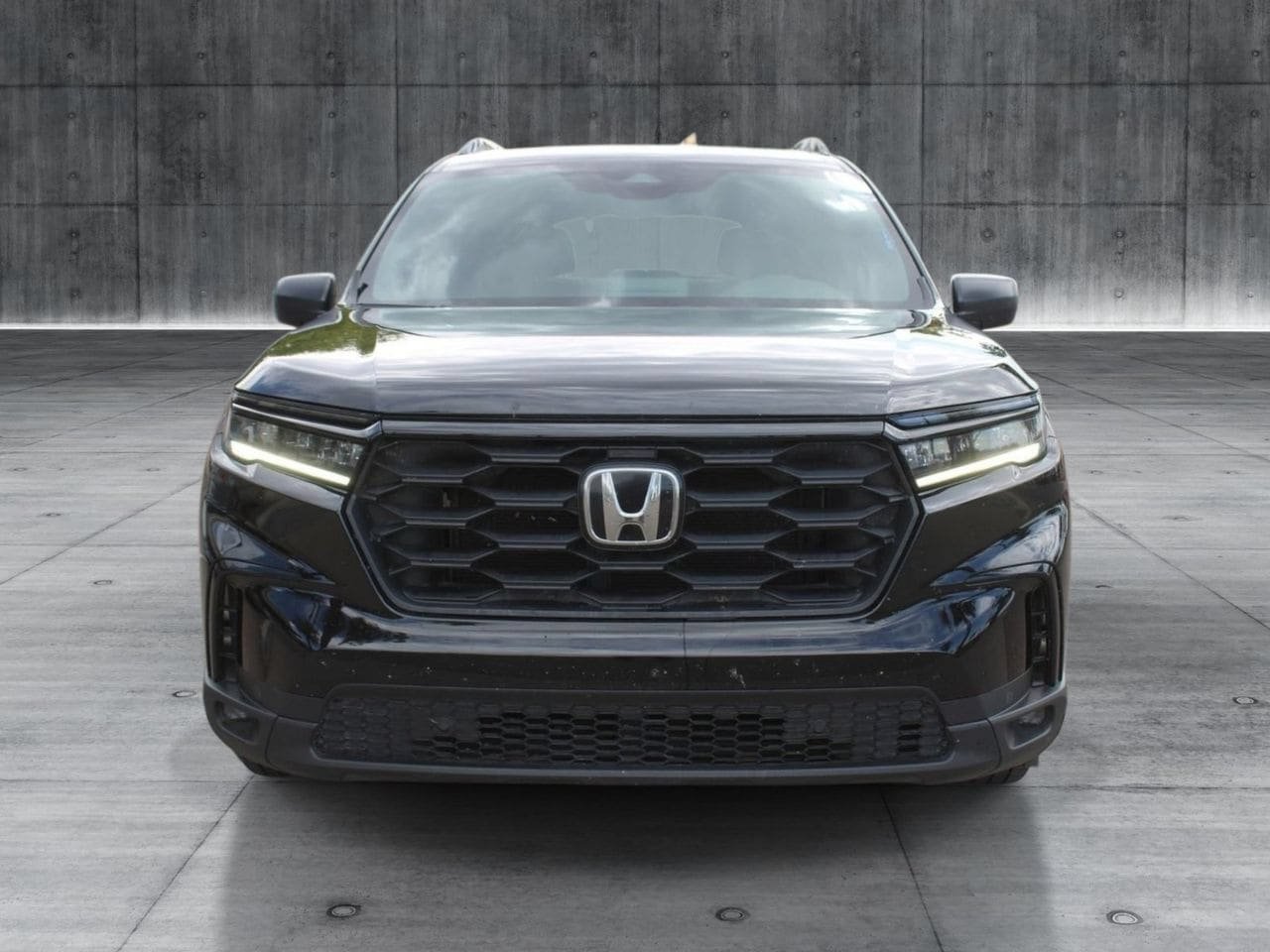 Used 2024 Honda Pilot Sport image 13