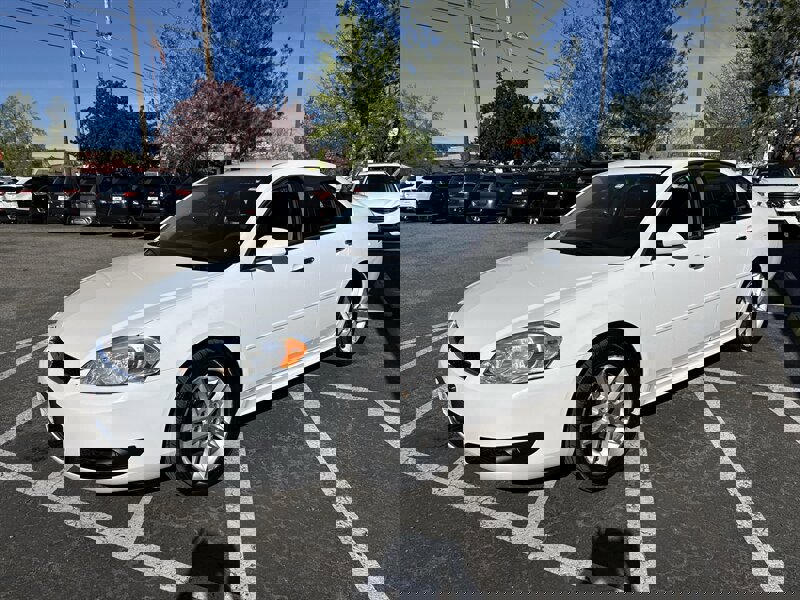 Used 2016 Chevrolet Impala LTZ image 2