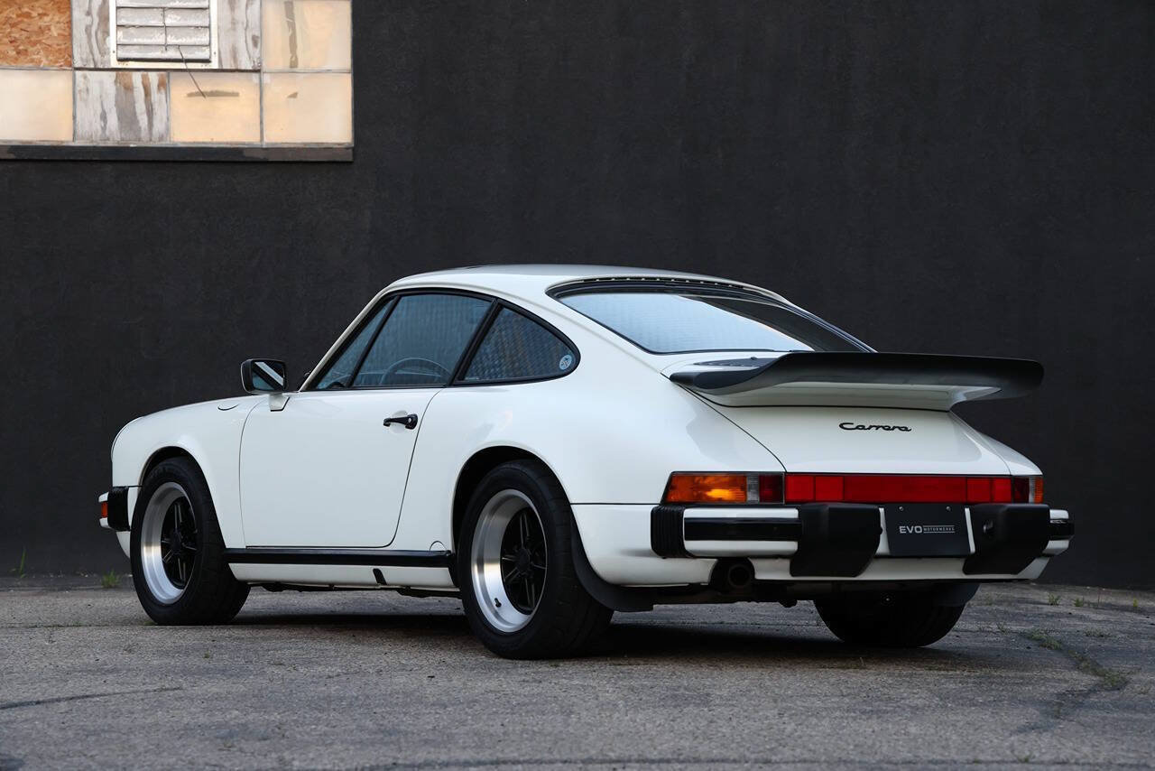Used 1989 Porsche 911 Carrera RWD image 4