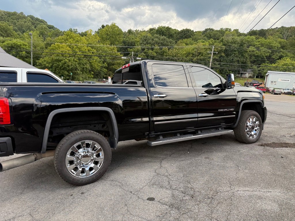 Used 2015 GMC Sierra 2500 Denali w/ Duramax Plus Package image 16