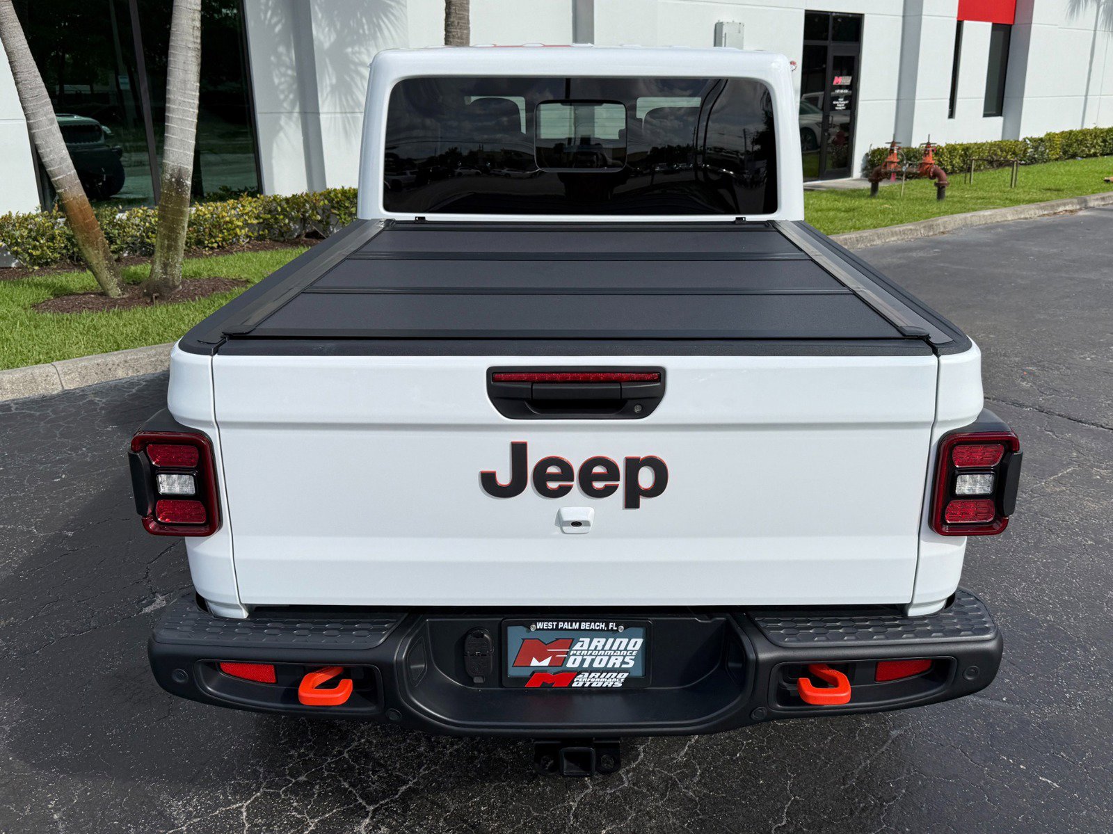 Used 2024 Jeep Gladiator Mojave AWD/4WD image 21