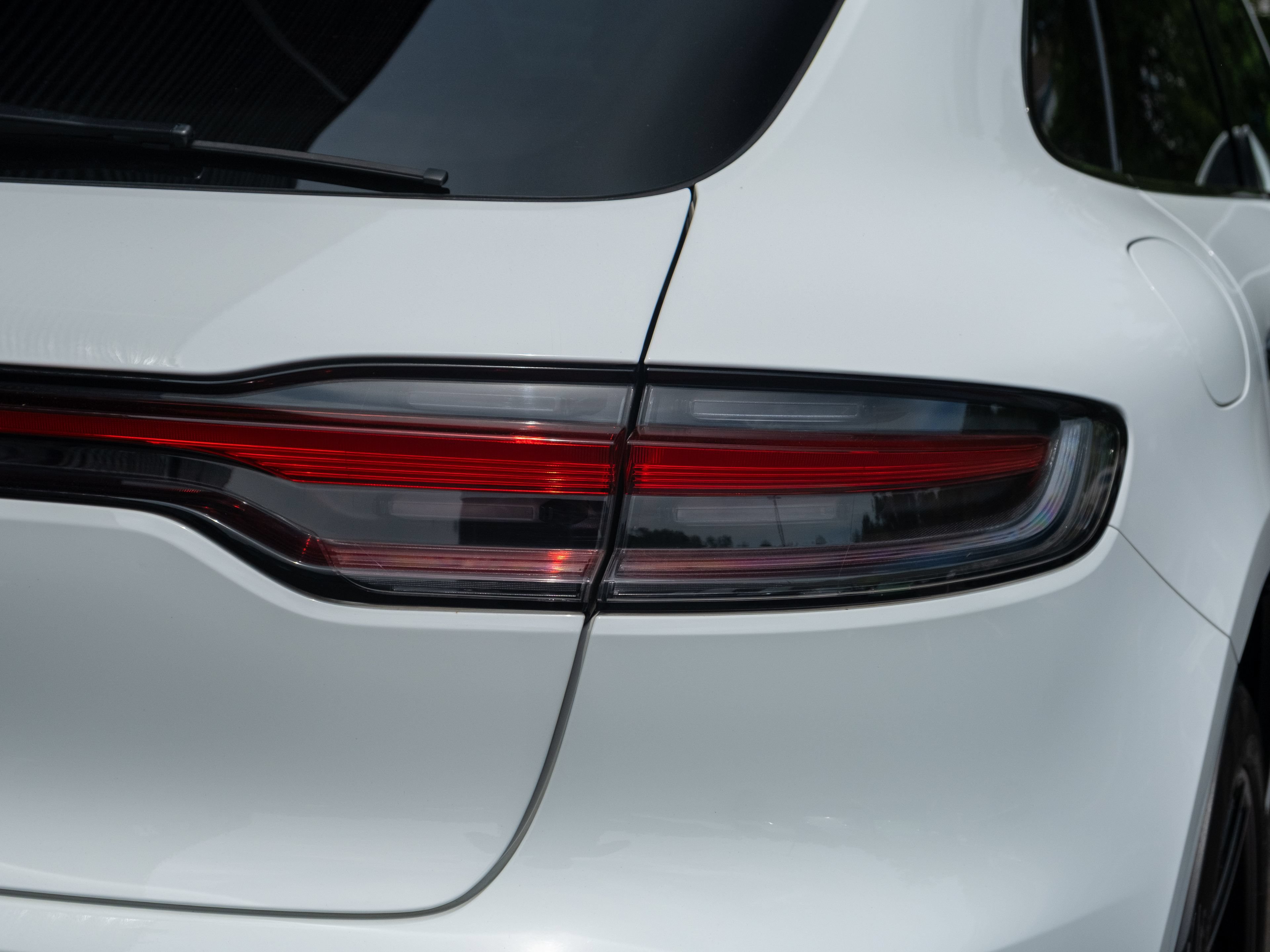 Certified 2021 Porsche Macan S AWD/4WD image 22