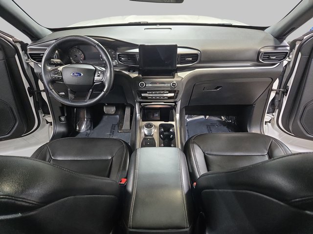 Used 2020 Ford Explorer XLT w/ Equipment Group 202A image 9