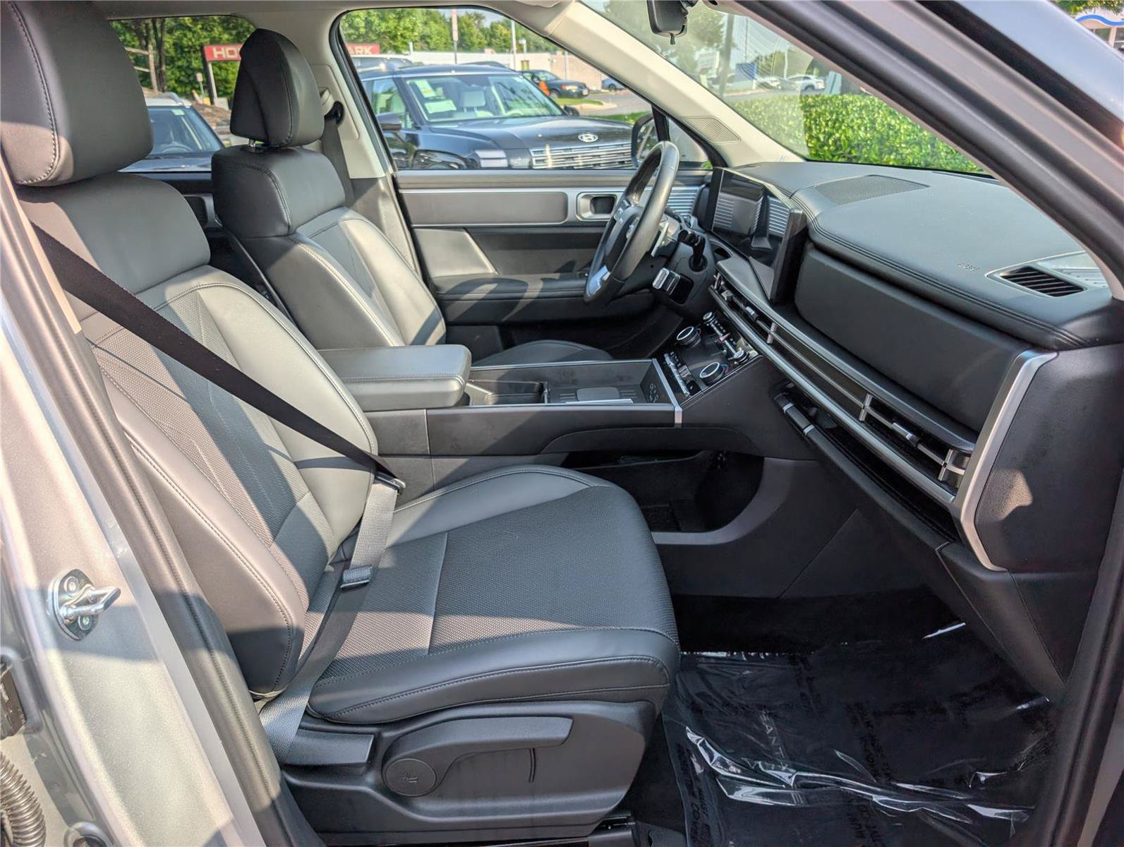 Used 2024 Hyundai Santa Fe SEL AWD/4WD image 10
