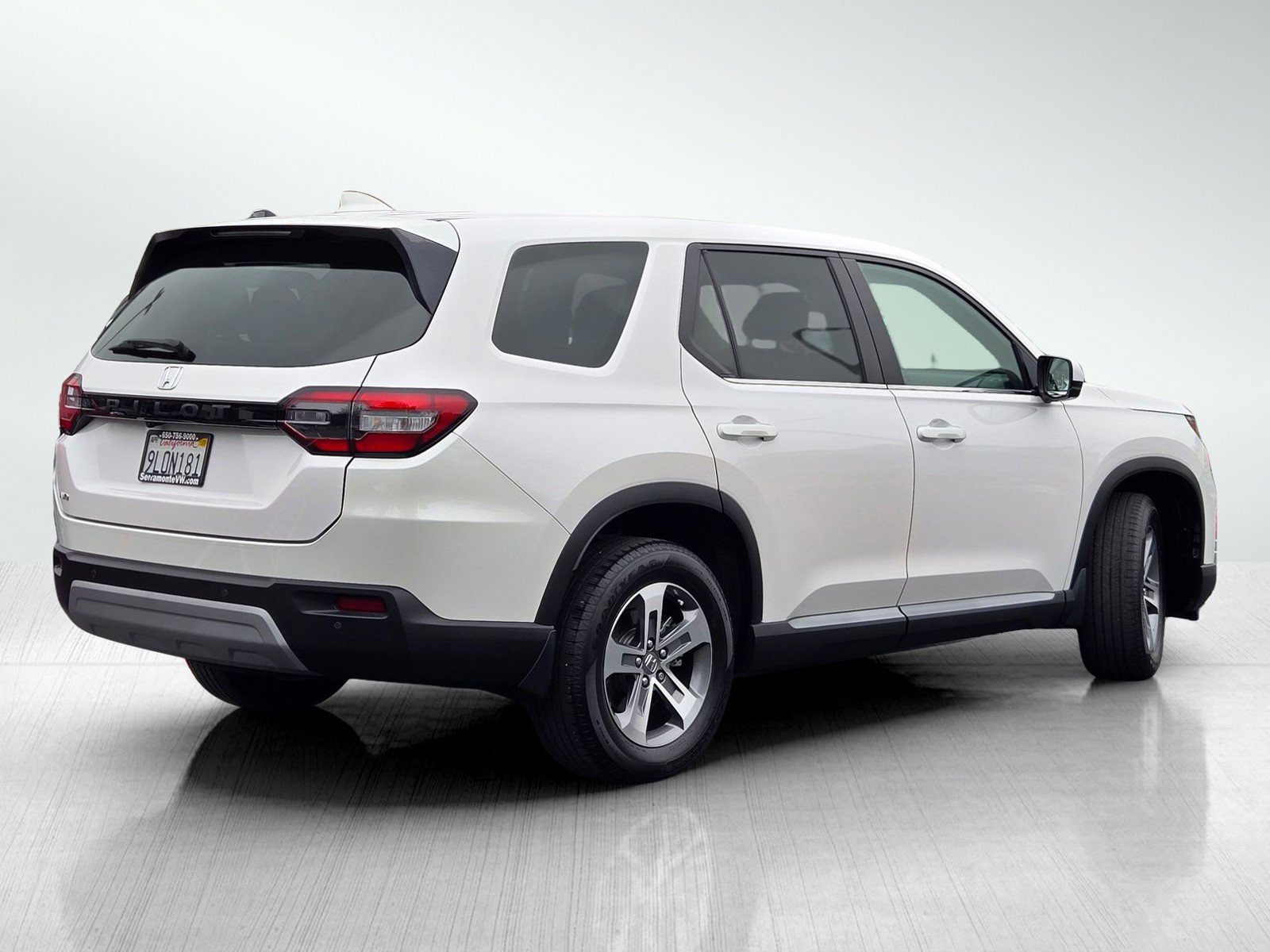 Used 2024 Honda Pilot EX-L image 4