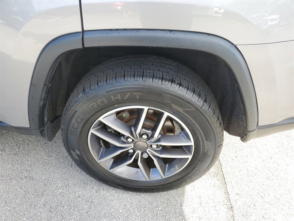 Used 2019 Jeep Grand Cherokee Limited image 9