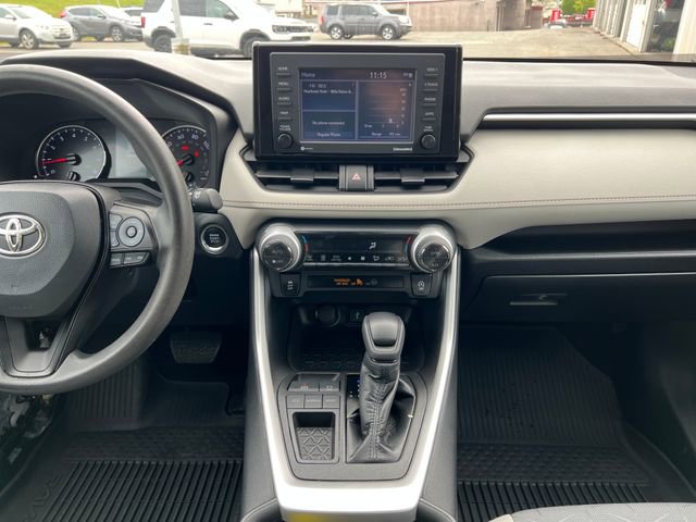 Used 2022 Toyota RAV4 XLE w/ Convenience Package FWD image 23