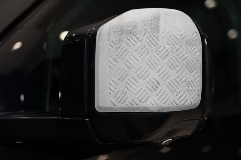 Used 2023 Land Rover Defender 110 X-Dynamic SE image 21