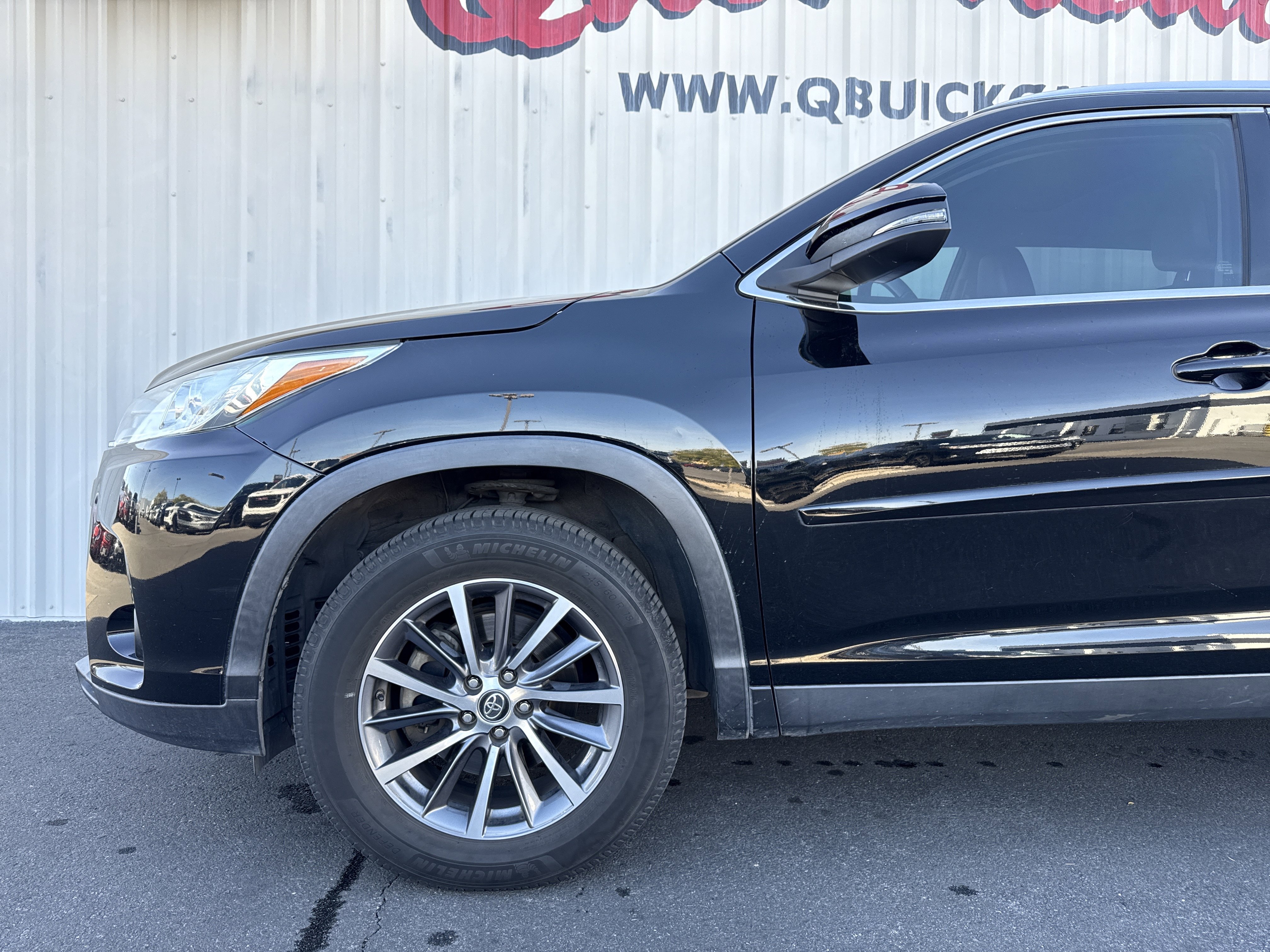 Used 2019 Toyota Highlander XLE image 4