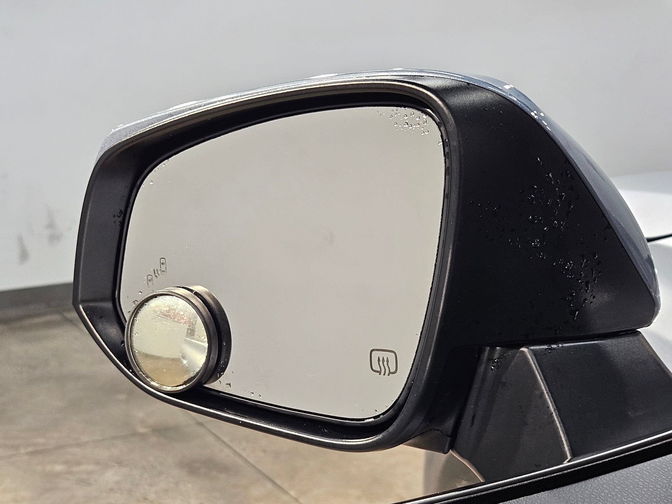 Used 2021 Toyota Highlander XLE FWD image 22