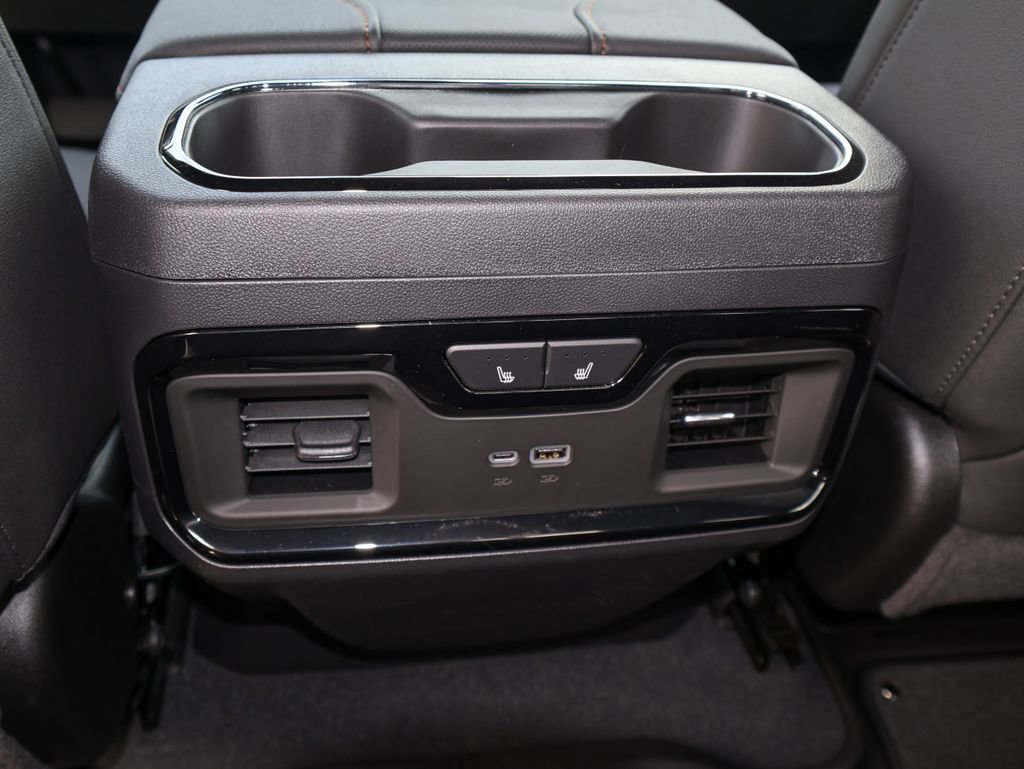 New 2026 GMC Sierra 1500 AT4 w/ AT4 Premium Package AWD/4WD image 11