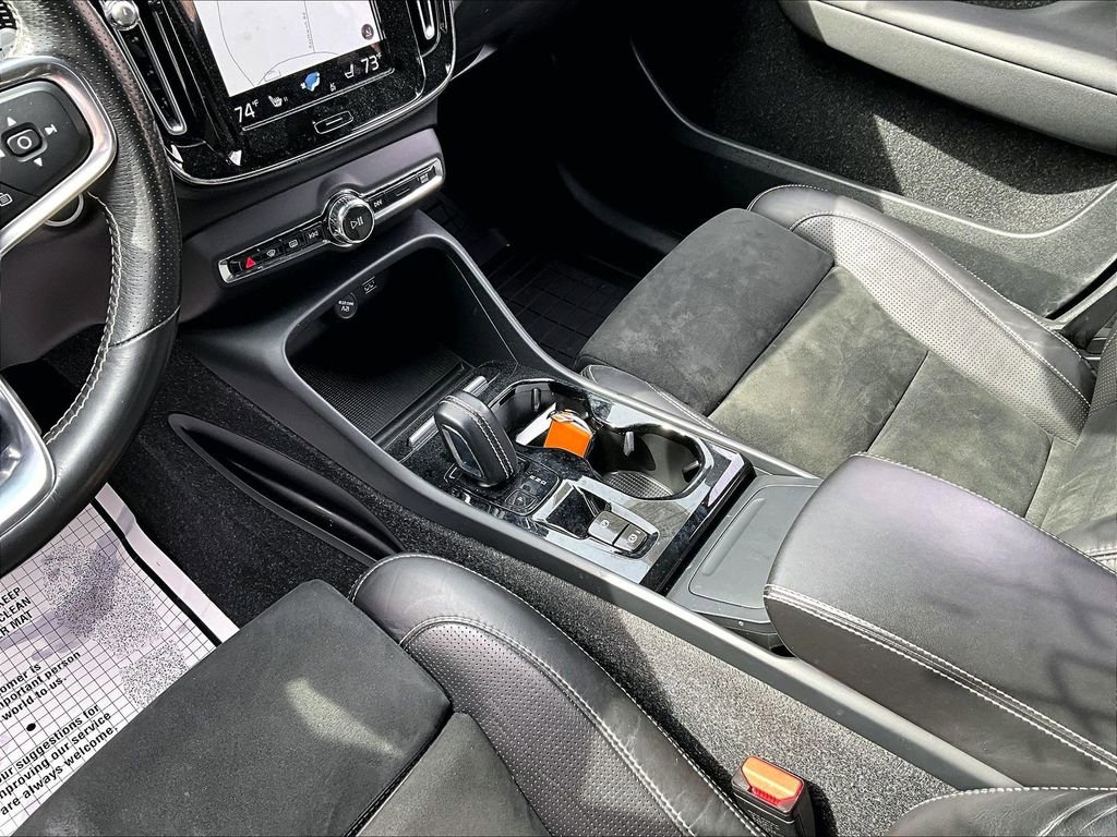 Used 2021 Volvo XC40 T5 R-Design w/ Climate Package image 13