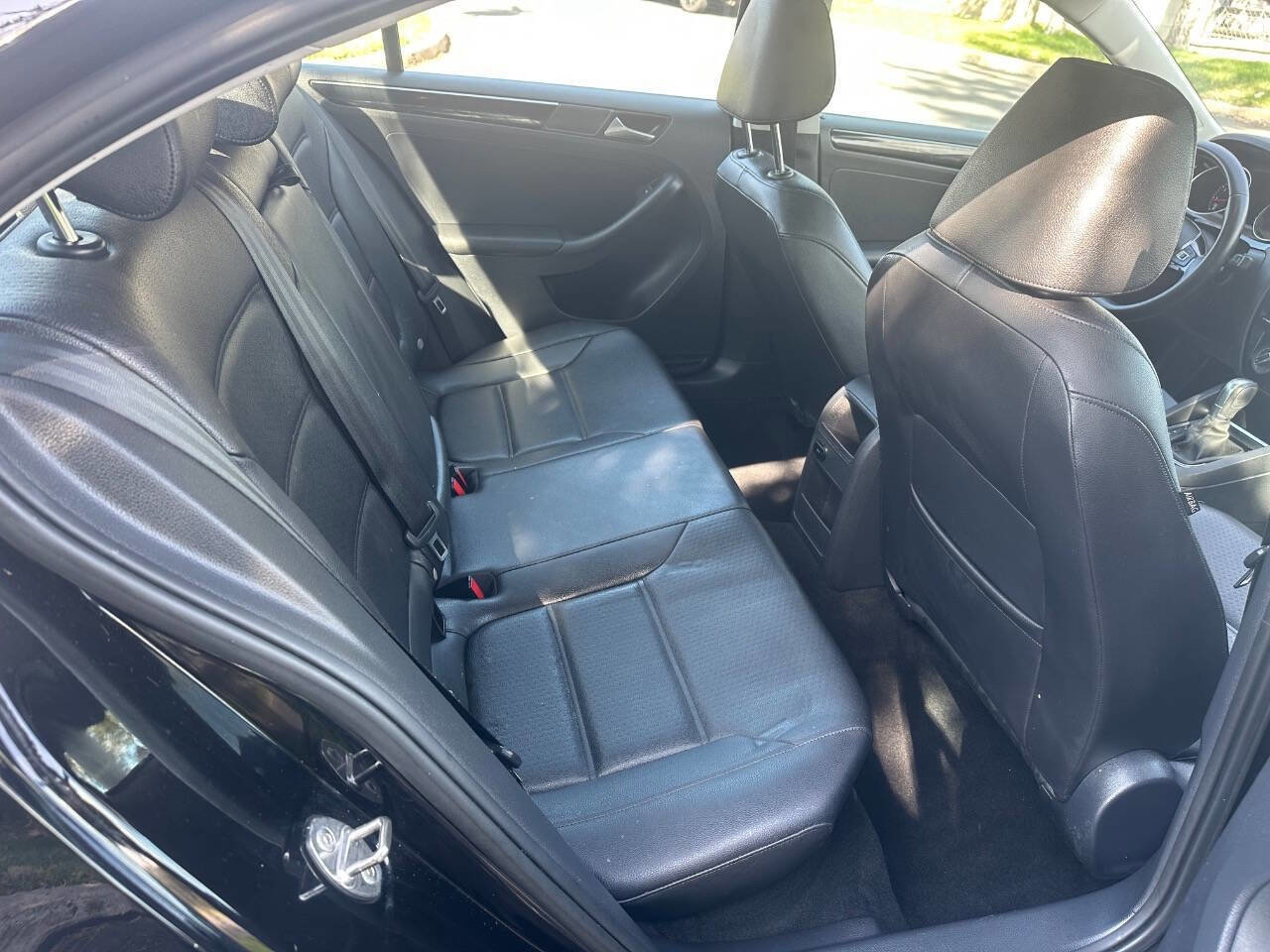 Used 2016 Volkswagen Jetta SEL Premium image 12