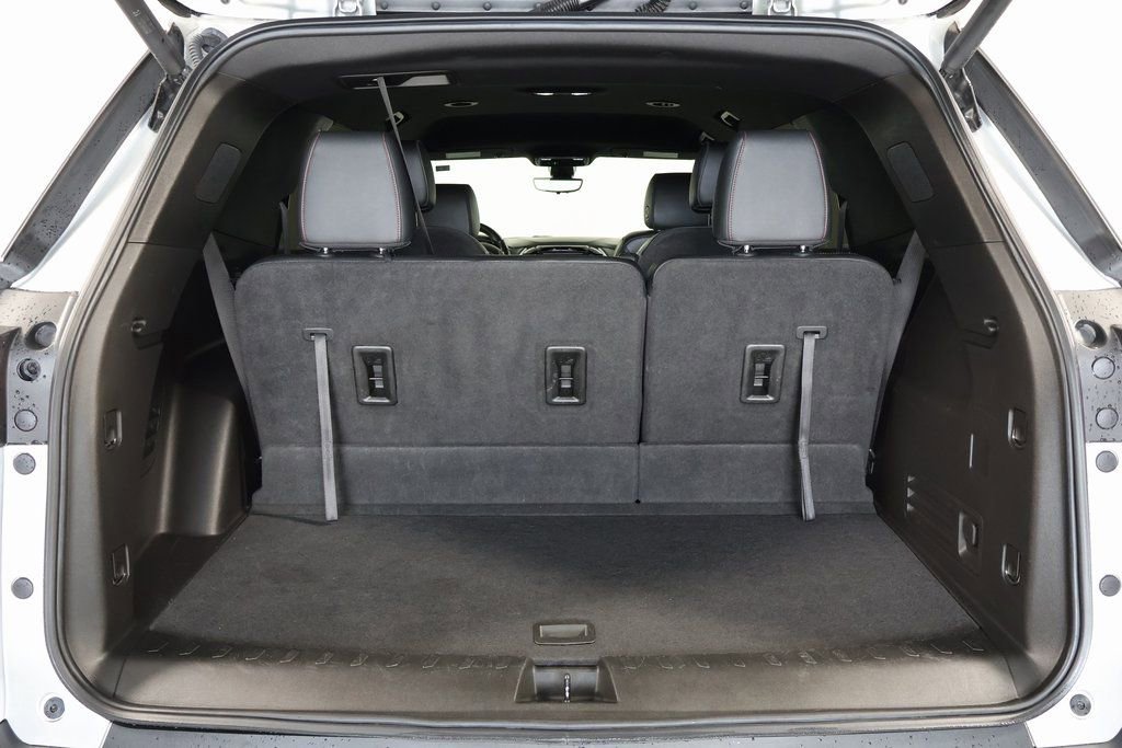 Used 2022 Chevrolet Traverse RS image 12