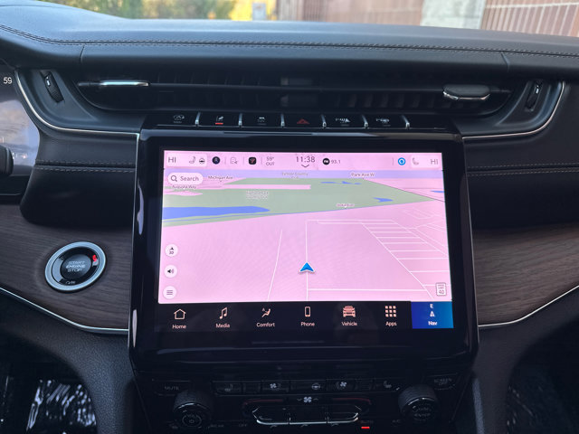 Used 2025 Jeep Grand Cherokee Summit w/ Obsidian Package image 21