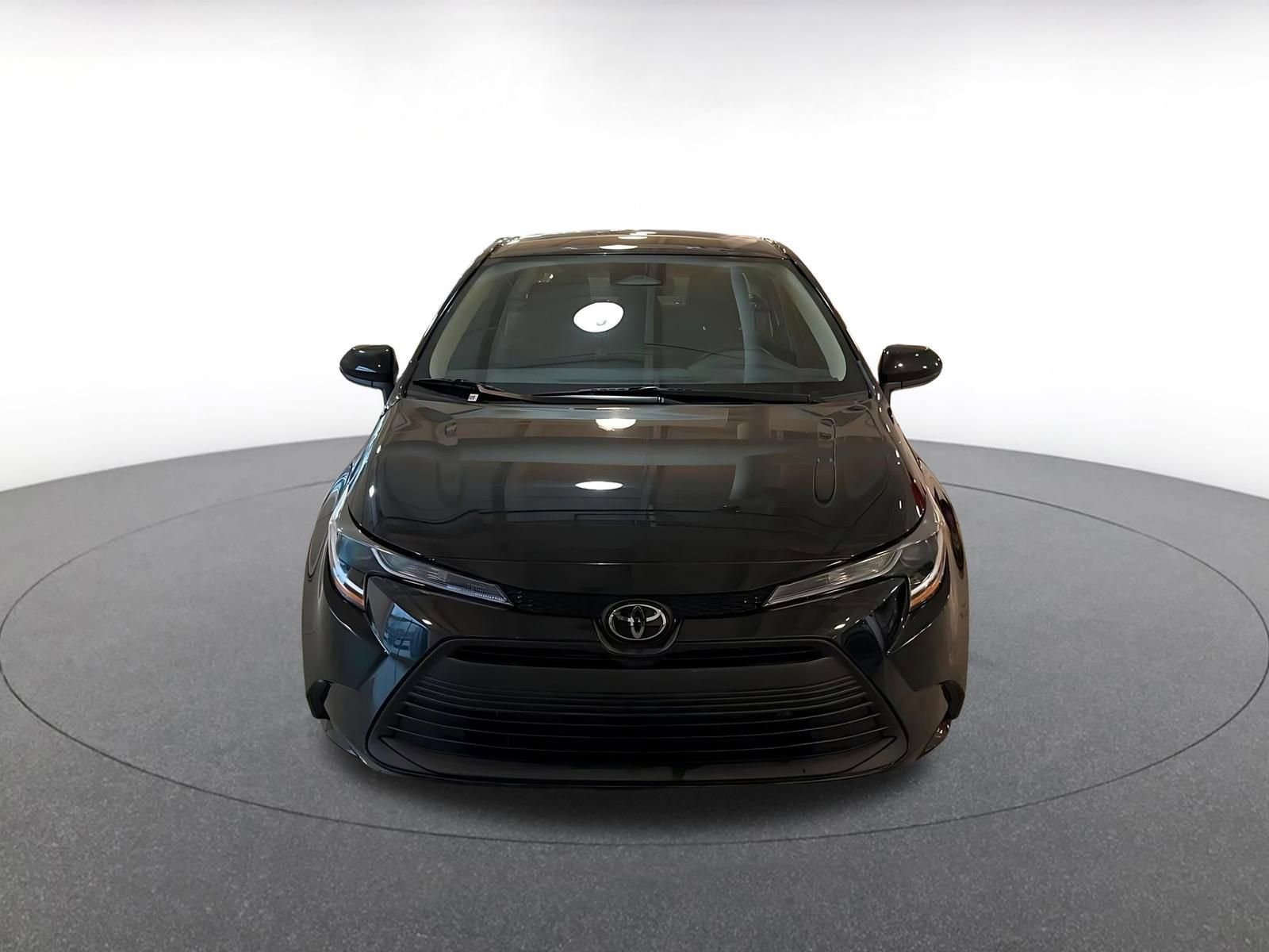 Used 2025 Toyota Corolla LE image 4