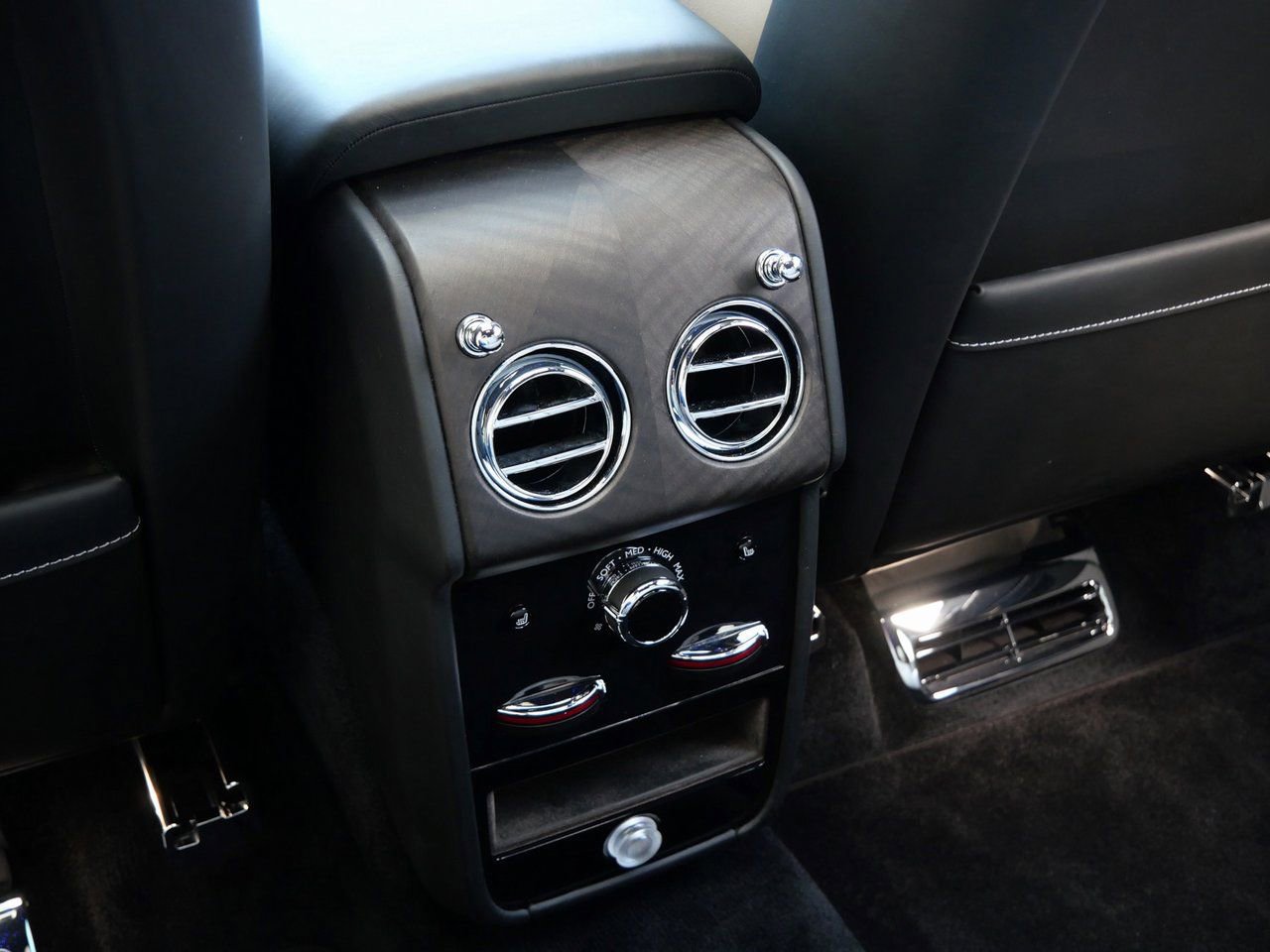 Used 2021 Rolls-Royce Cullinan image 26