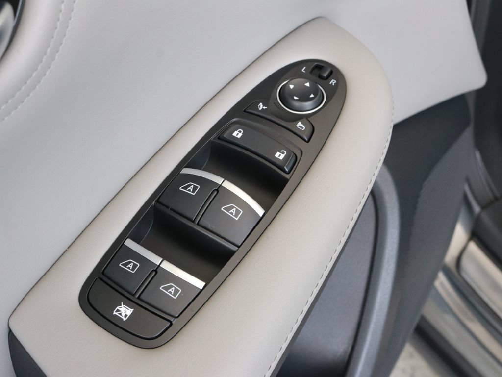 Used 2023 INFINITI QX50 Sensory AWD/4WD image 29
