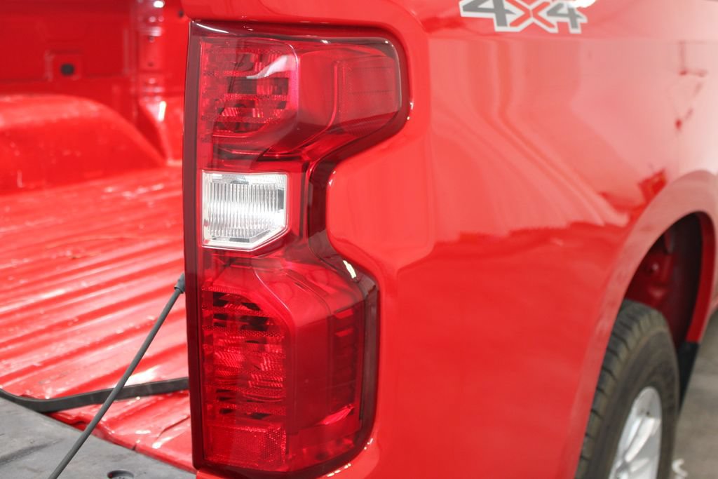 Used 2025 Chevrolet Silverado 1500 LT AWD/4WD image 29