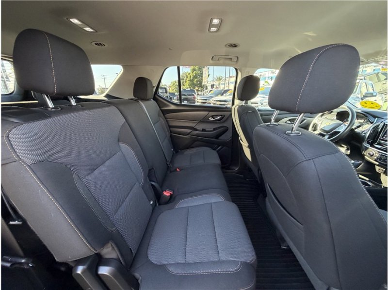 Used 2020 Chevrolet Traverse LS image 28
