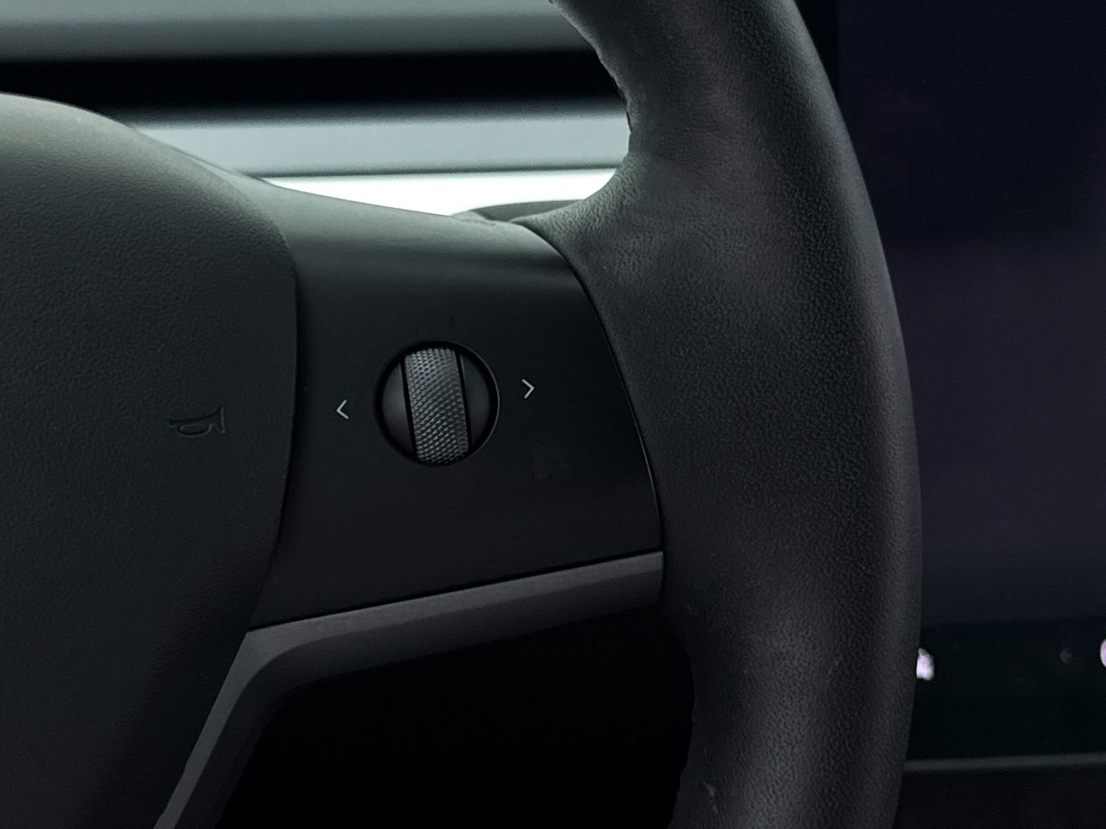 Used 2022 Tesla Model Y Long Range image 44