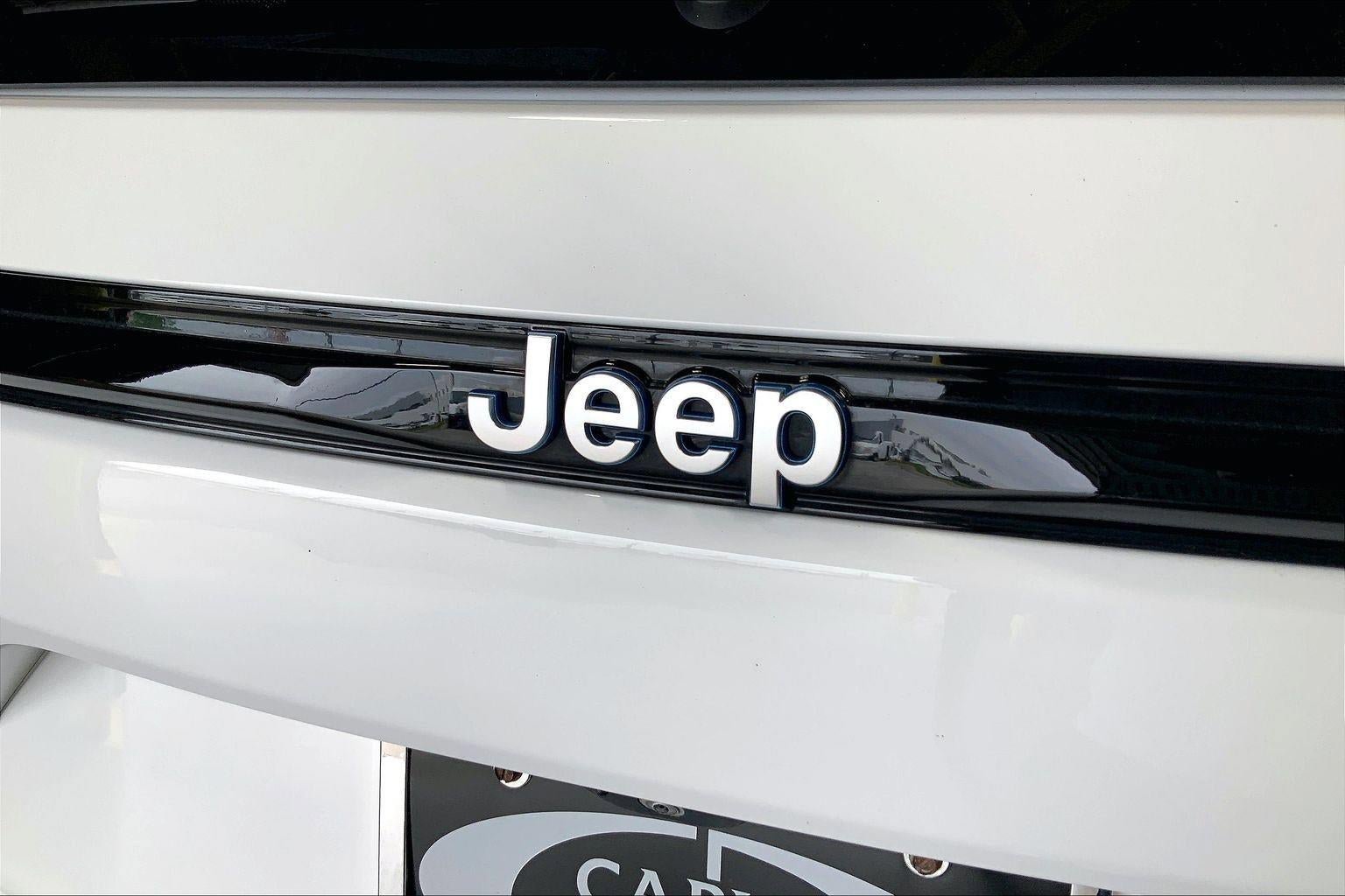 Used 2022 Jeep Grand Cherokee Summit AWD/4WD image 28