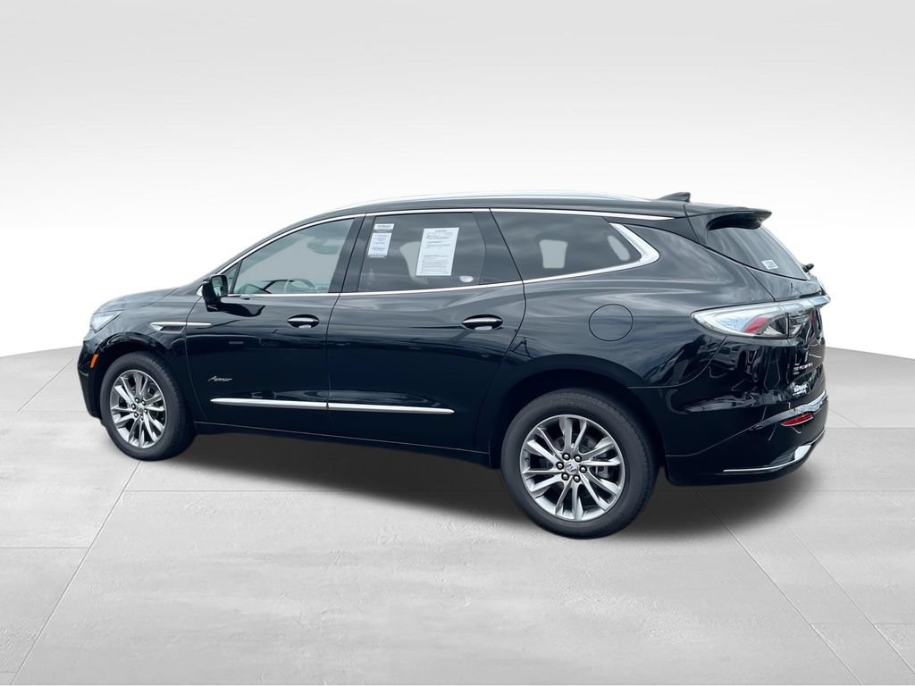 Used 2023 Buick Enclave Avenir w/ Avenir Technology Package AWD/4WD image 7