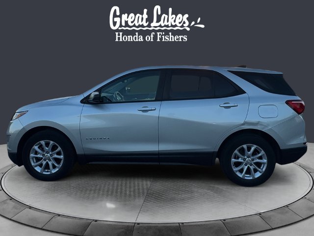 Used 2021 Chevrolet Equinox LS w/ LS Convenience Package FWD image 2