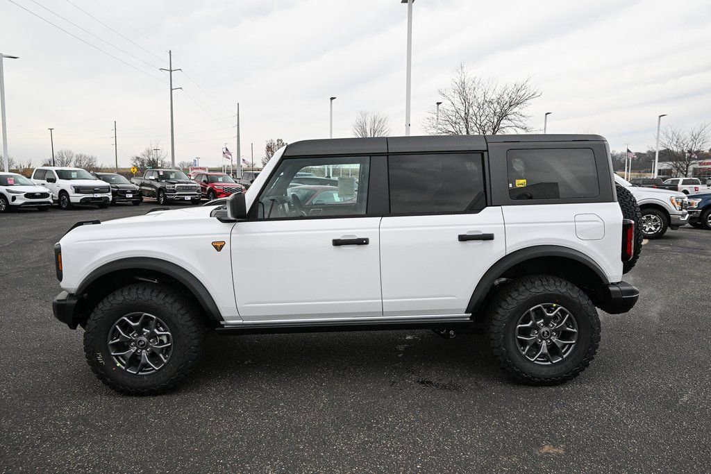 New 2025 Ford Bronco Badlands image 8