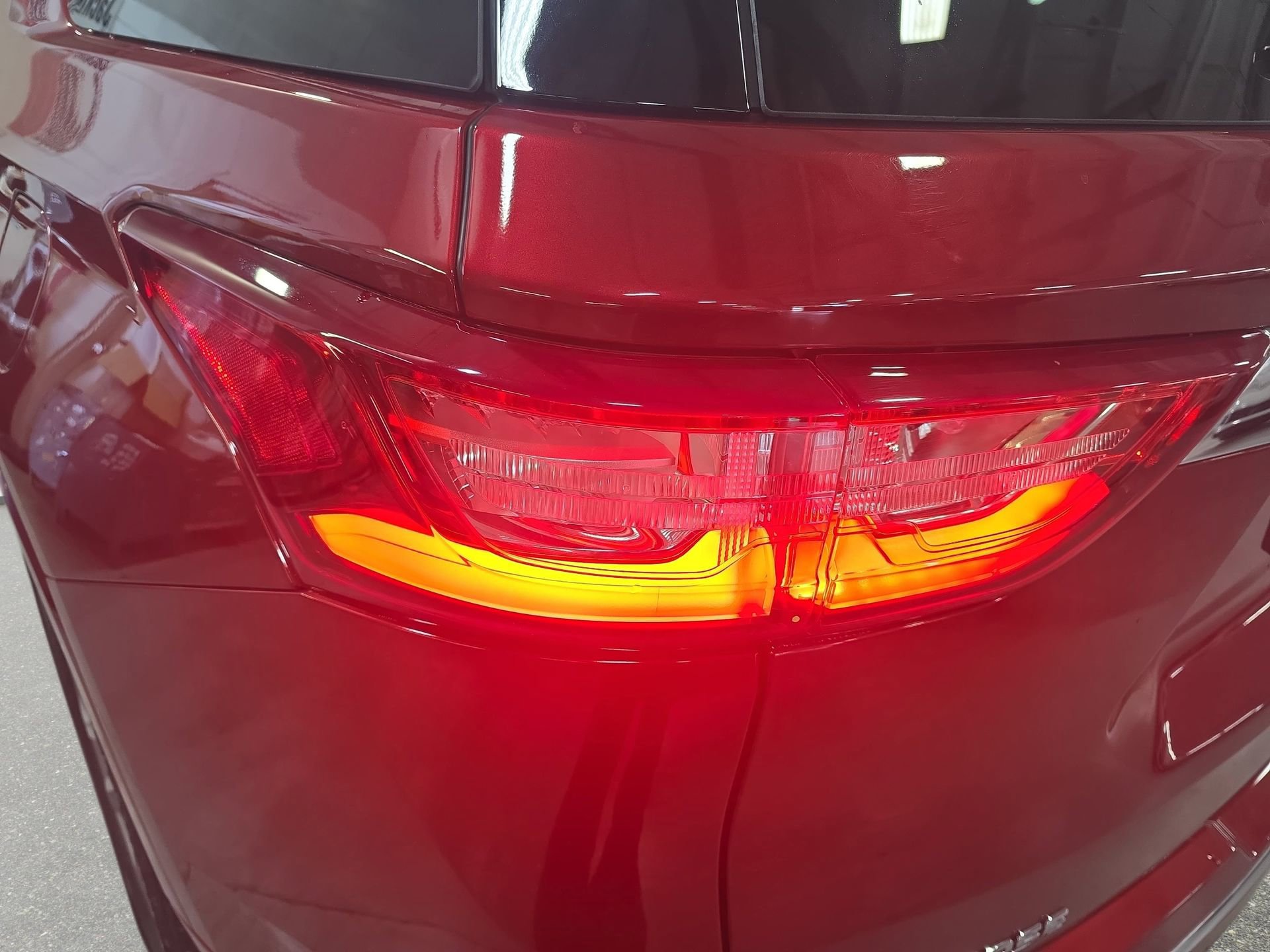 Used 2020 Chevrolet Traverse Premier FWD image 32