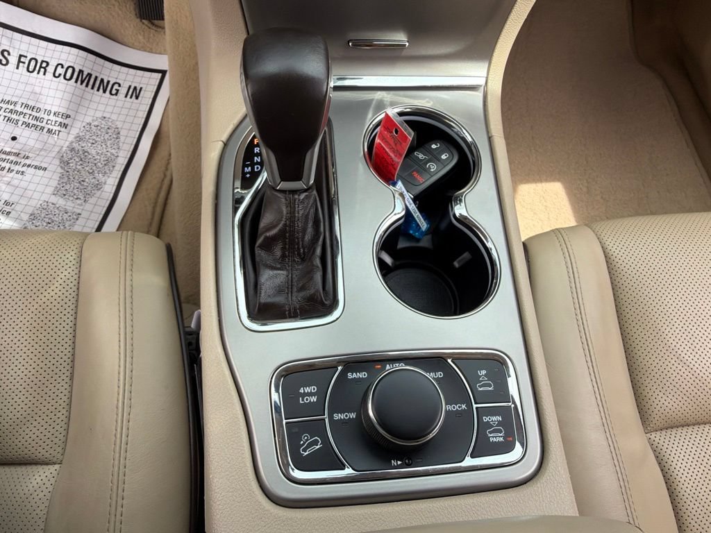 Used 2021 Jeep Grand Cherokee Overland AWD/4WD image 39