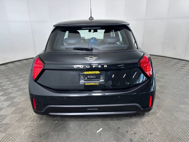 Used 2025 MINI Cooper 2-Door Hardtop image 4