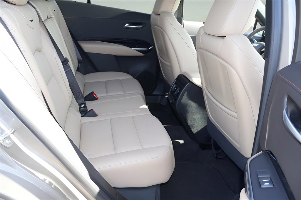 Certified 2024 Cadillac XT4 Luxury w/ Cold Weather Package image 13