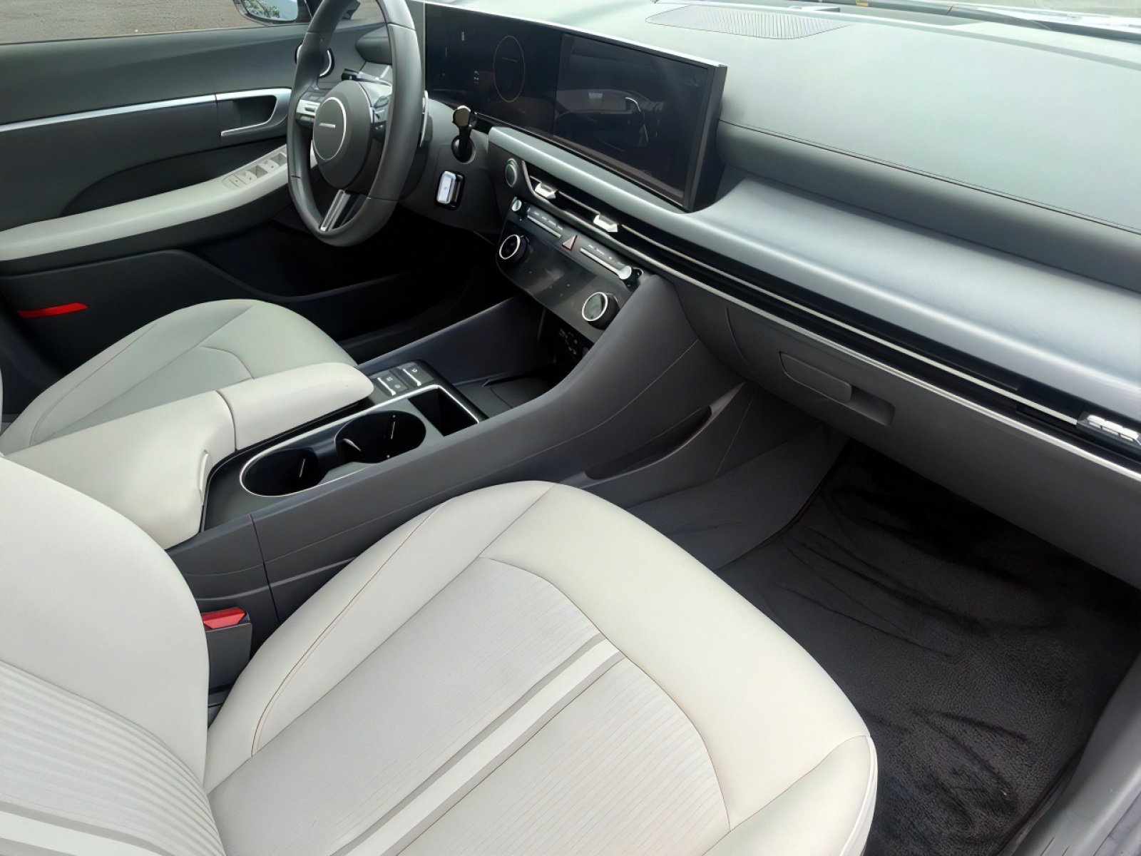 Used 2024 Hyundai Sonata SEL w/ Convenience Package FWD image 10