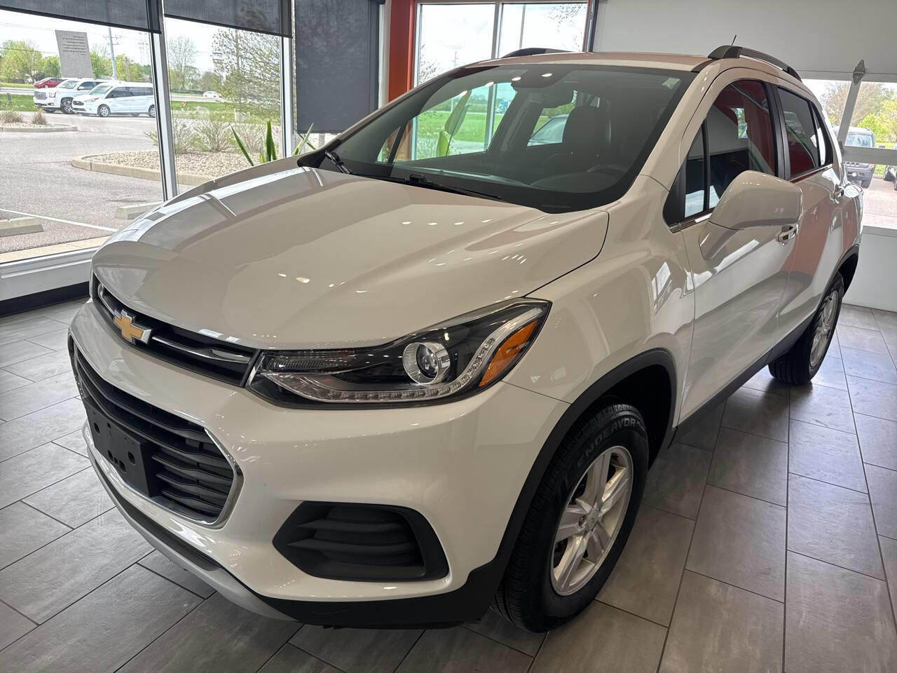 Used 2020 Chevrolet Trax LT w/ Sun & Sound Package image 2