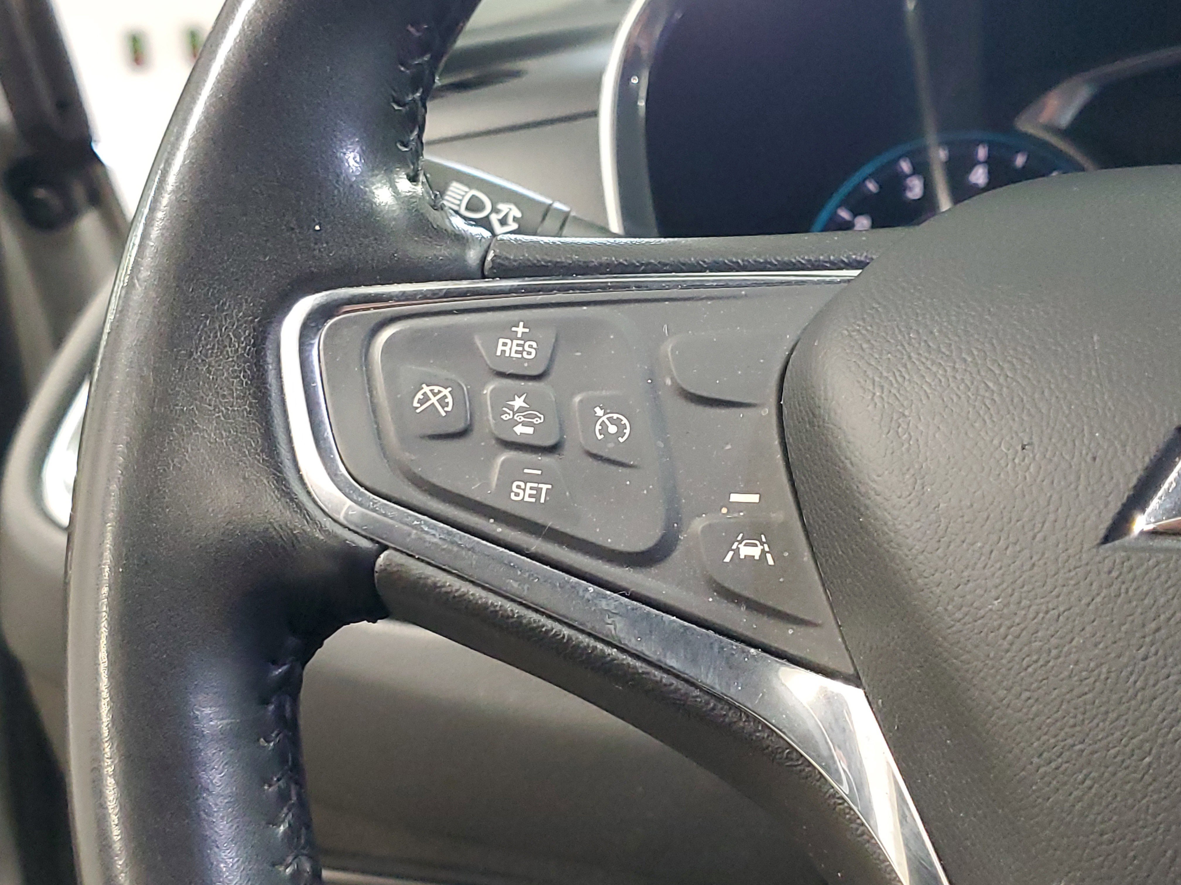 Used 2021 Chevrolet Equinox LT FWD image 25