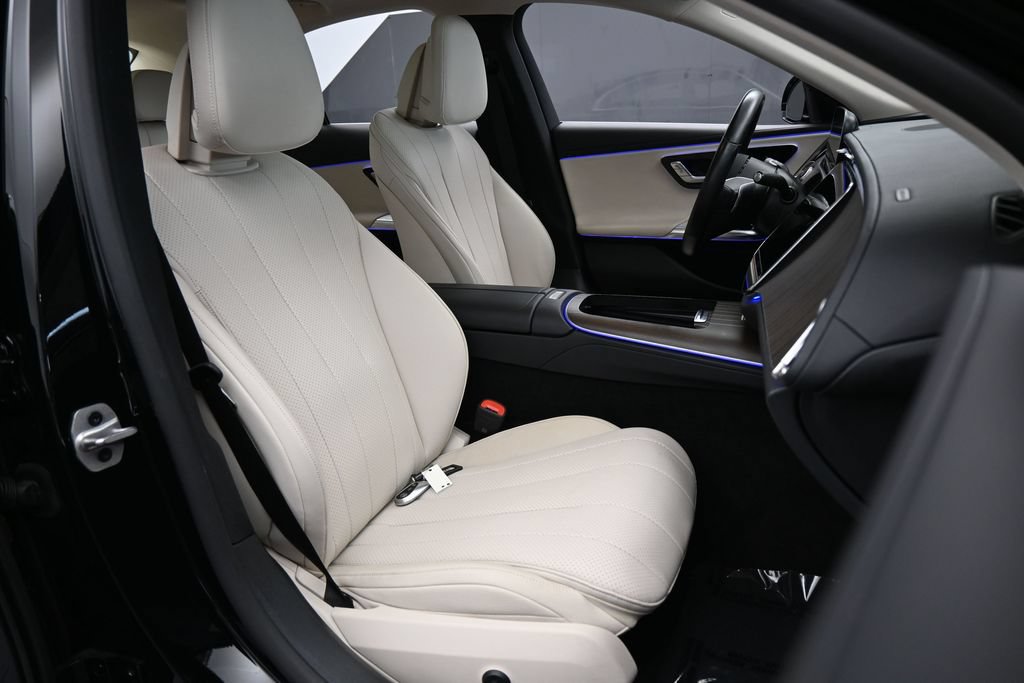Used 2025 Mercedes-Benz E 350 Sedan w/ Winter Package image 46