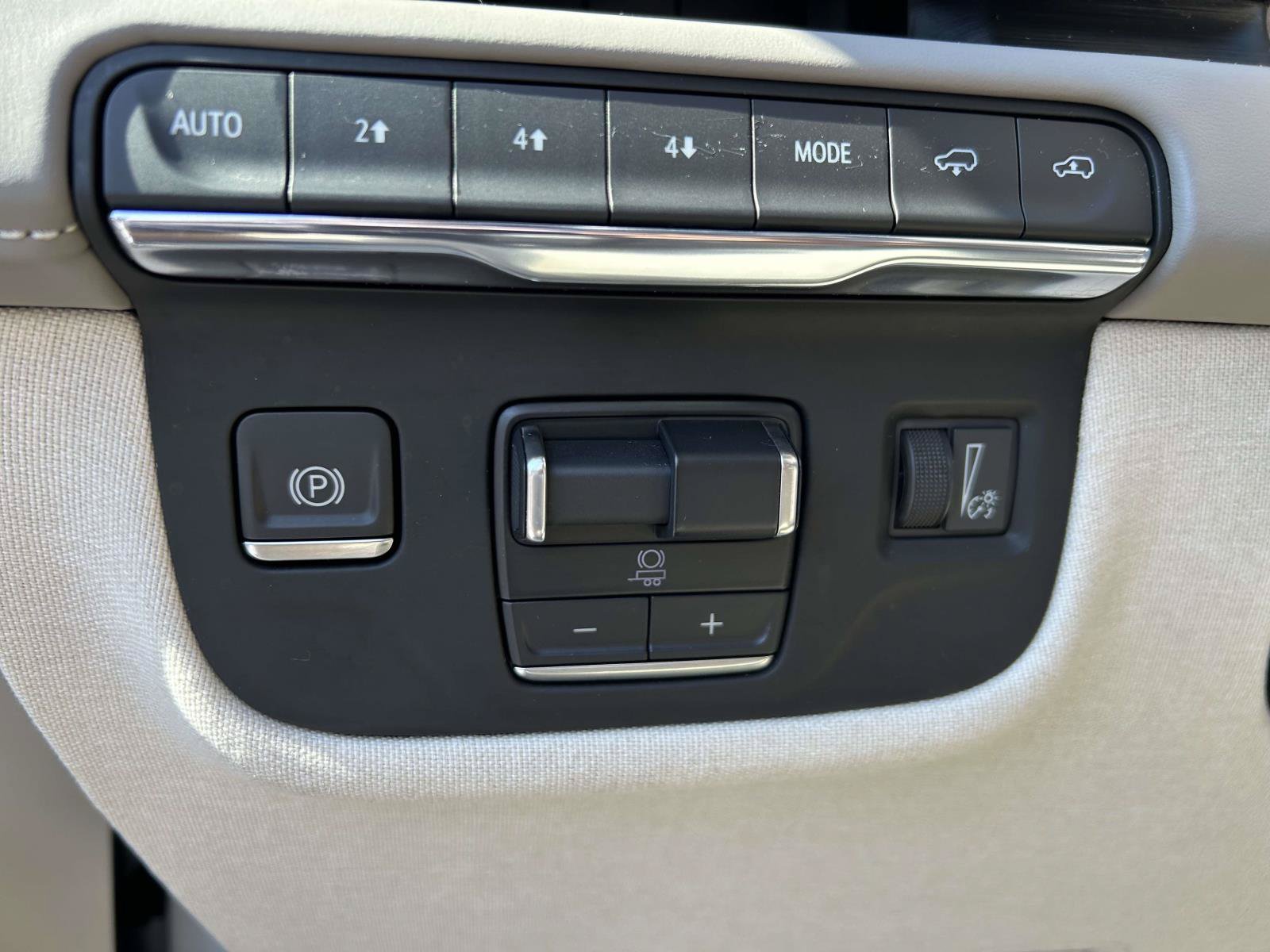 Certified 2023 Cadillac Escalade Sport Platinum w/ LPO, ONYX Package AWD/4WD image 23