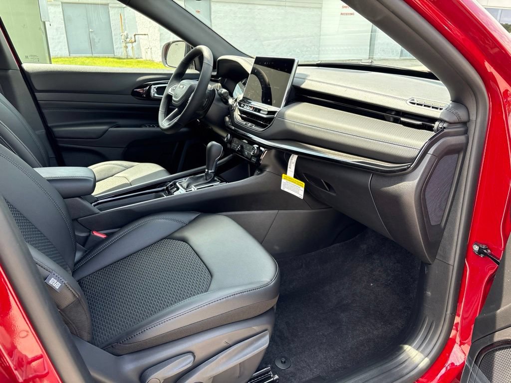 New 2026 Jeep Compass Latitude AWD/4WD image 14