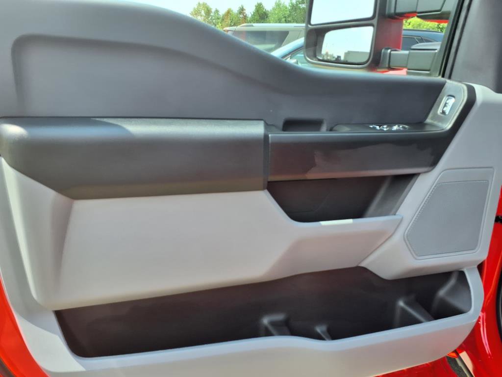 New 2025 Ford F350 XL w/ XL Chrome Package image 6