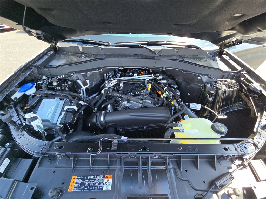 Used 2025 Ford Explorer Active w/ Active Comfort Package image 32