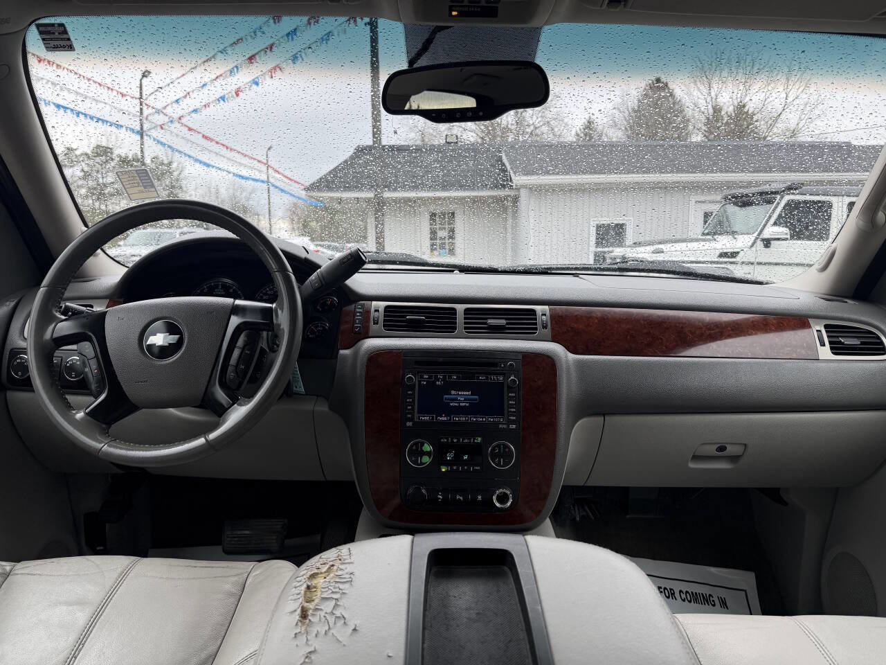 Used 2009 Chevrolet Suburban LT w/ Luxury Package AWD/4WD image 9