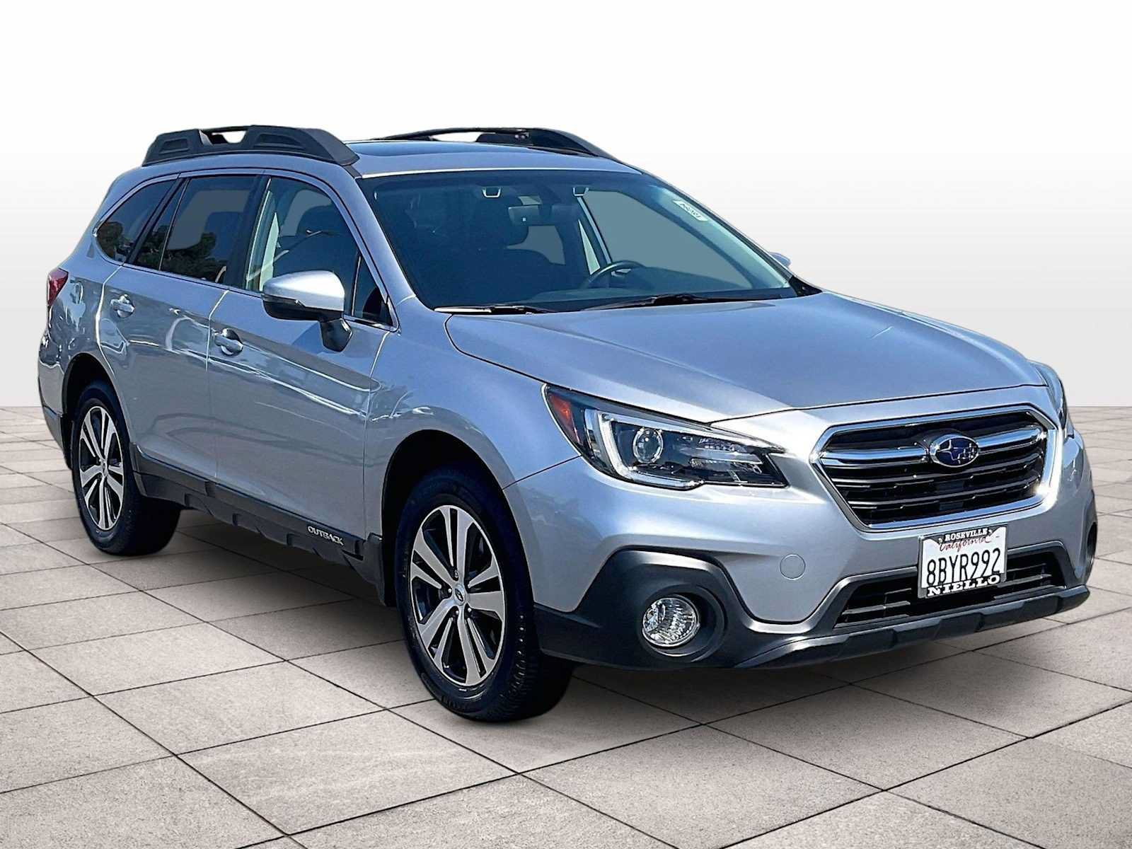 Used 2018 Subaru Outback 2.5i Limited AWD/4WD image 2
