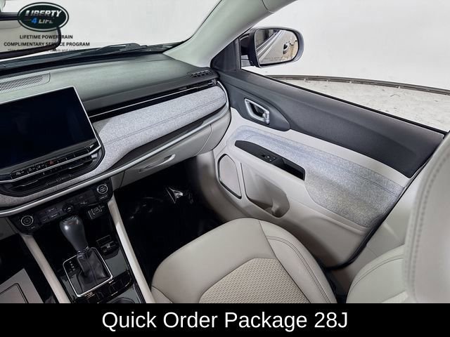 Used 2022 Jeep Compass Latitude FWD image 22