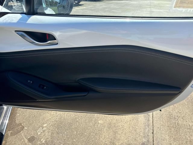 Used 2025 MAZDA MX-5 Miata RF Club RWD image 17
